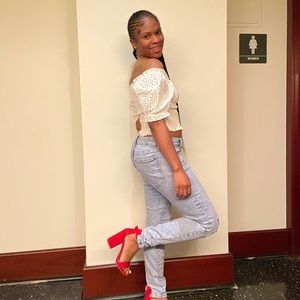 Meet your Posher, Ebony